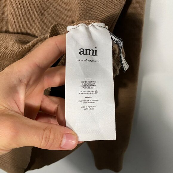 AMI Alexandre Mattiussi Beige Merino Ami De Coeur V-Neck Sweater mens size XL - Picture 6 of 10
